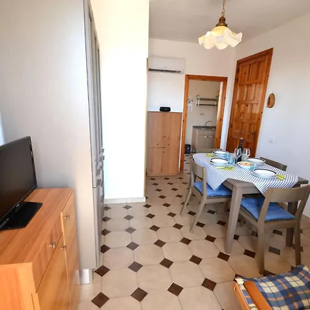 Air-conditioned Yoko For 5 Guests Appartement *