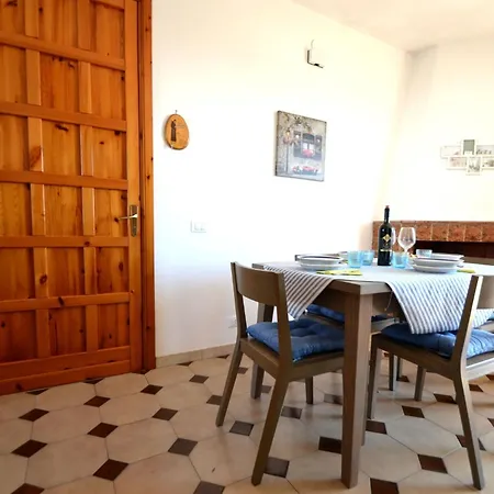 Air-conditioned Yoko For 5 Guests Appartement San Foca